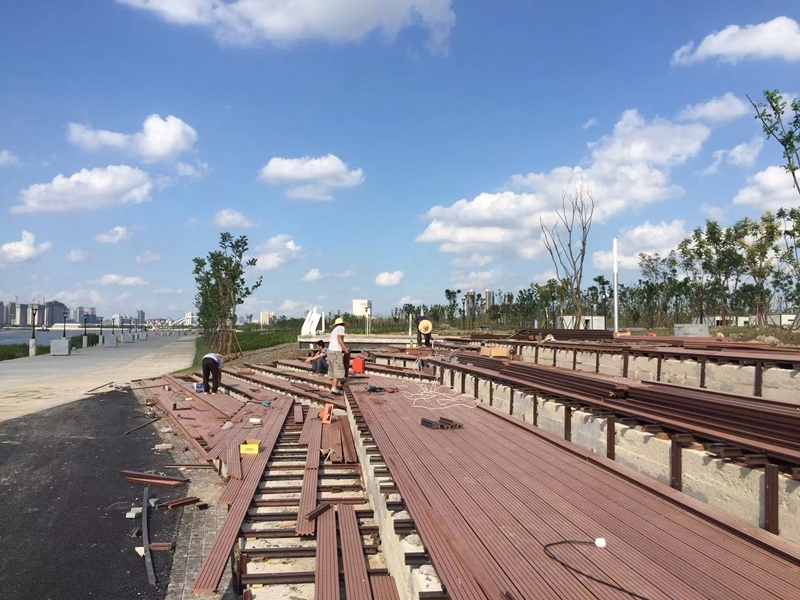 塑木地板安装，混凝土地面