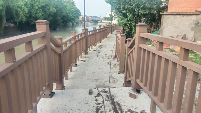 找塑木栏杆厂家？我们提供一站式服务，设计安装全程无忧！